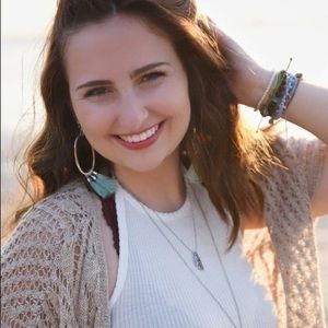 Meet your Posher, Julia